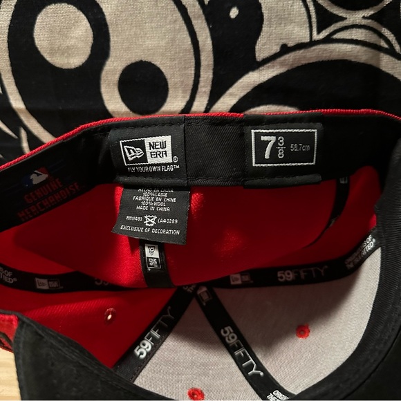 Boston Red Sox New Era MLB Official Classic Red 7 1/2 Fitted Hat - Picture 5 of 5